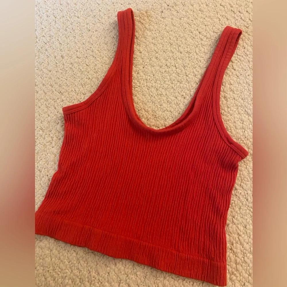 Red Top - Picture 2 of 5